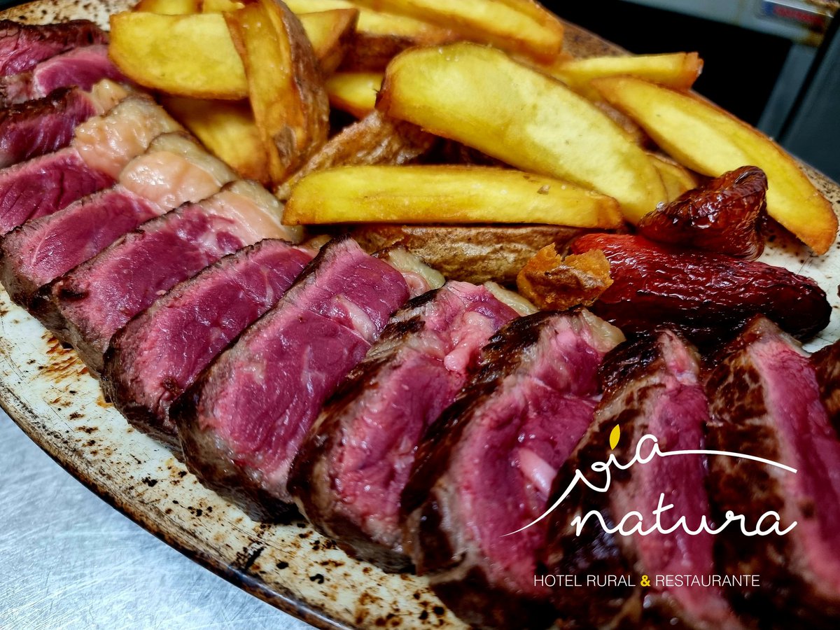 Sorteo de un menú degustación (35€) entre los acertantes del CD Eldense contra el @cdcastellon 
Sólo vale empate o victoria del CD CASTELLÓN
Tienes que retuitear este mensaje 
1 Me gusta 
Seguir nuestra página 
Sólo 1 voto por cuenta 
Cierre votación 5 minutos antes de partido