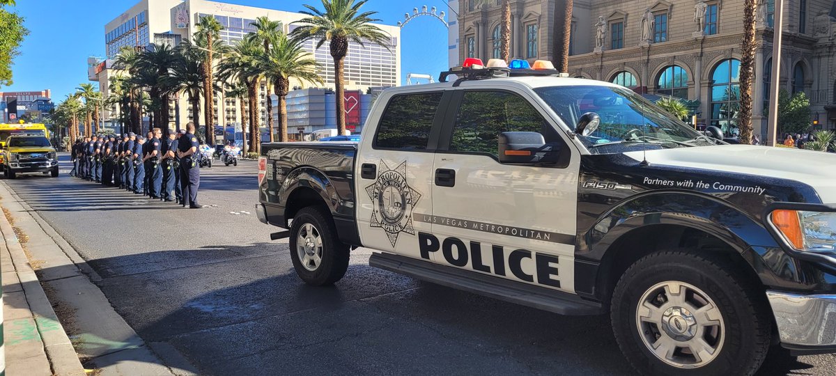 Out for a run, sorry to see the #fallenHero  #BackTheBlue  <a href="/LVMPD/">LVMPD</a>  thoughts ans prayers with you and his family.