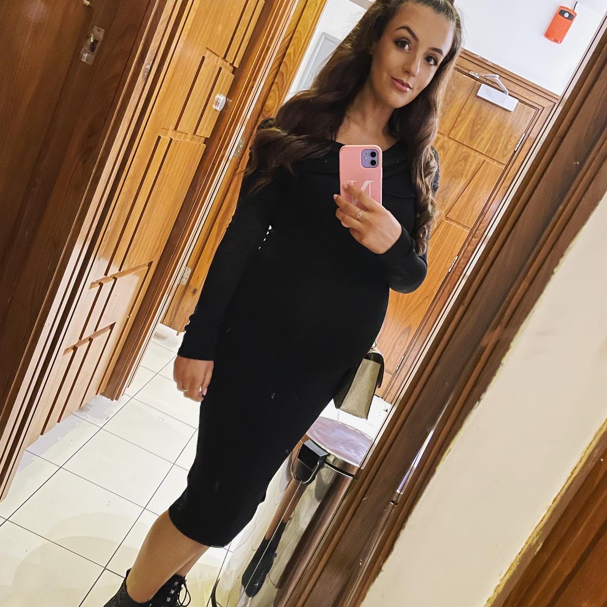 niamhfitzdance's tweet photo. 22 weeks of growing you❤️ the most amazing experience of my life watching your grow and feeling you kick.. our wish come true 👶🏻🍼👣  @EoinItalia90 https://t.co/GiTHoyyocy