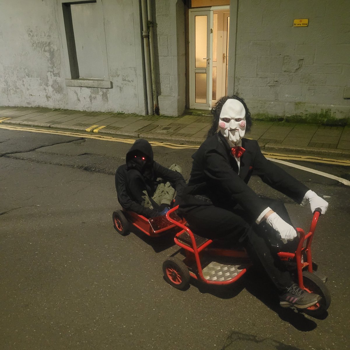 Road test complete, ready to scare some people tomorrow night 😏🤭🎃🎃🎃🎃🎃🤣 #scarefest #Halloween #spooky #saw #jigsaw #Billy #spooky