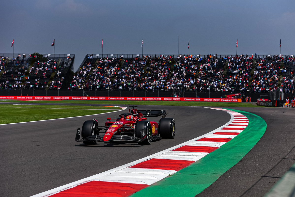 MatraxRacing's tweet photo. #F1 | #Ferrari´s @Carlossainz55 led red-flagged 🚩🚩 Opening Practice for the #MexicoGP 🇲🇽 at the @autodromohr, beating his teammate @Charles_Leclerc by 0.046s. @redbullracing duo @SChecoPerez (+0.120s) &amp; @Max33Verstappen (+0.120s) completed the top 4 with same ⏱️.
📸 F1, Ferrari https://t.co/EZCf1QfN3n