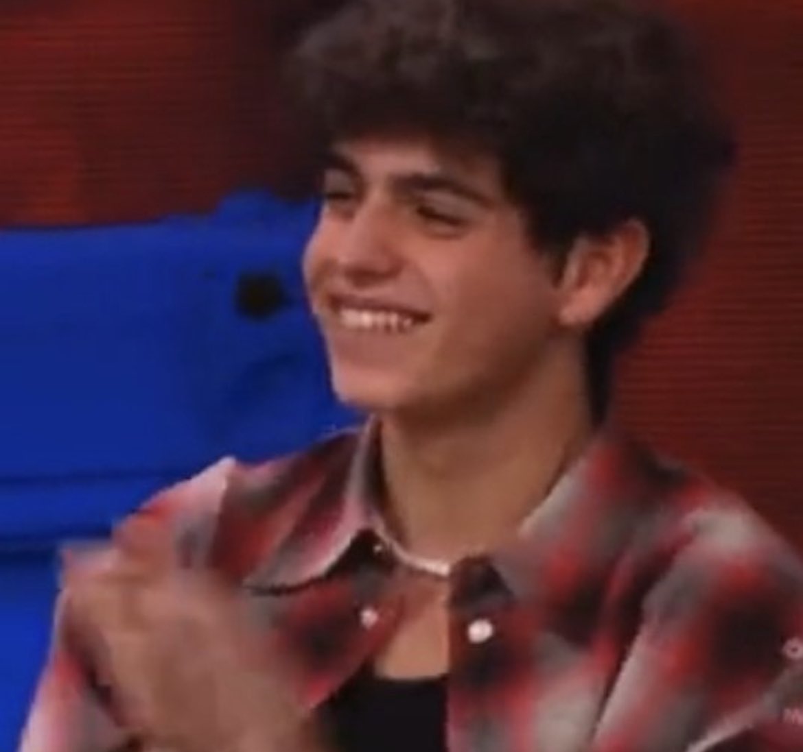 niviscarabocchi's tweet photo. sorridi marcolino perché te lo meriti🤎☀️. @nniveo #niveo #Amici22 #scarabocchisuspotify https://t.co/KDdIRtZsKb