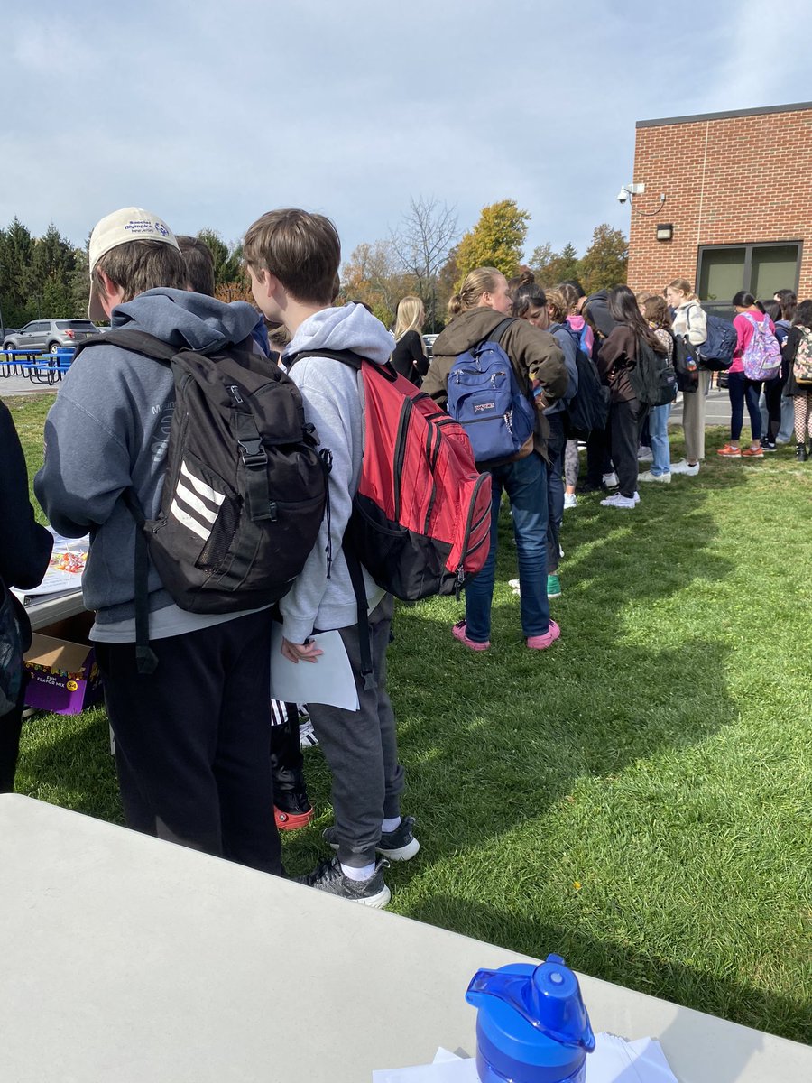 SusanByrnes04's tweet photo. I had such a great time today hosting a table at the CHS wellness fair! Heather Marsh did an excellent job organizing this amazing event! @chatham_sdoc https://t.co/B9QACurg05