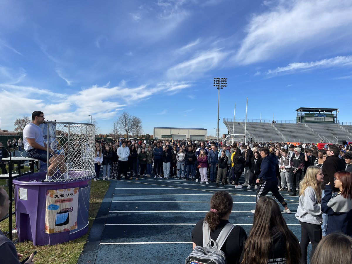 DakotaHS tweet media