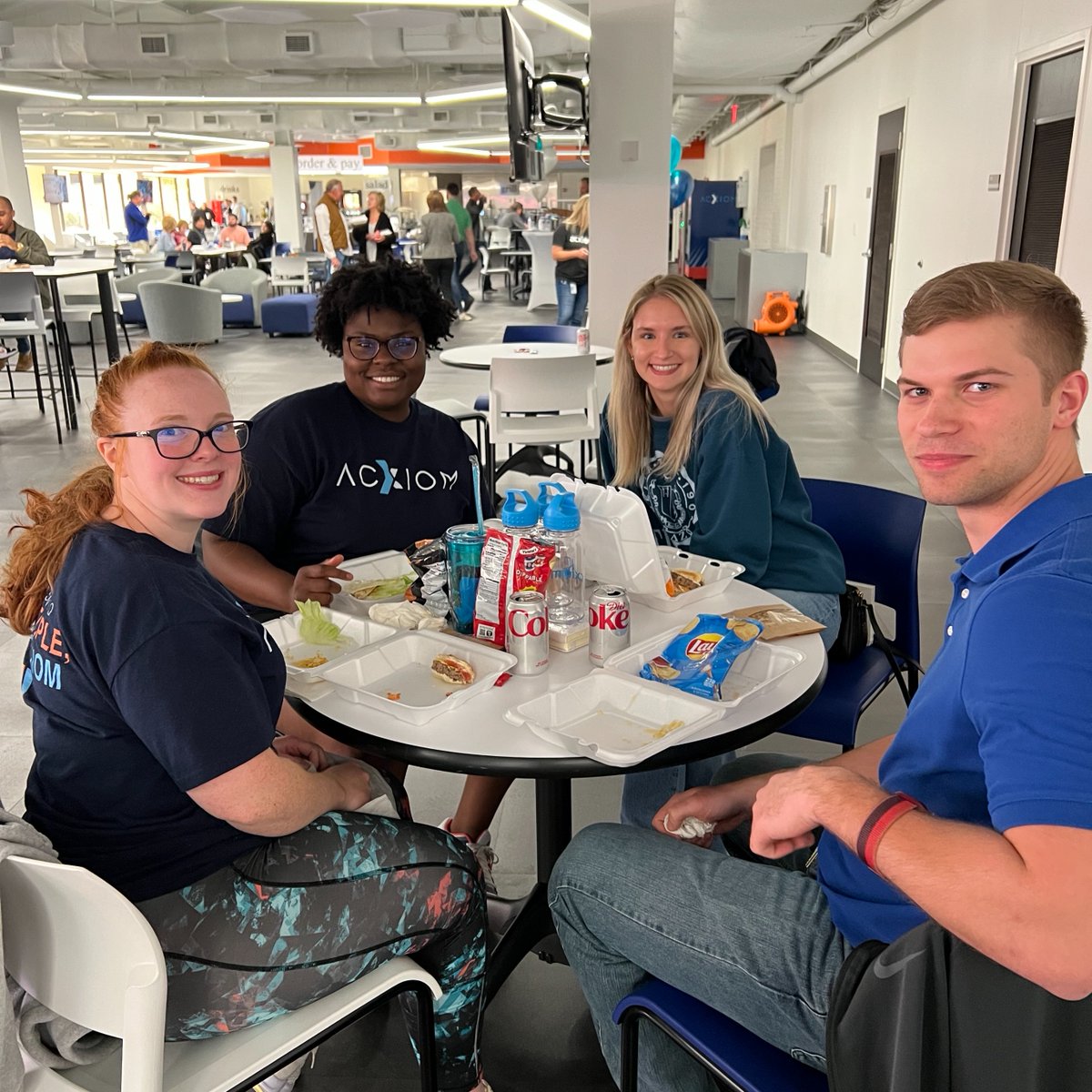 Our Lunch on the Patio event was a big success! 🍔 🍽️ Associates came together at our Conway office for lunch, games, music, and prizes. Enjoy a few of our favorite pictures from yesterday's sunny grill out.