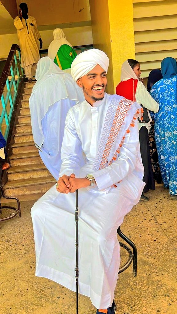 AhmedHa22416097's tweet photo. ما كنت ناوي أشارك بس الجلاليب استفزتني شديد وفورت دمي 😂
اهو لبست  الأبيض زي ما قلتو لي 💁‍♂️ https://t.co/rme4prfNyA