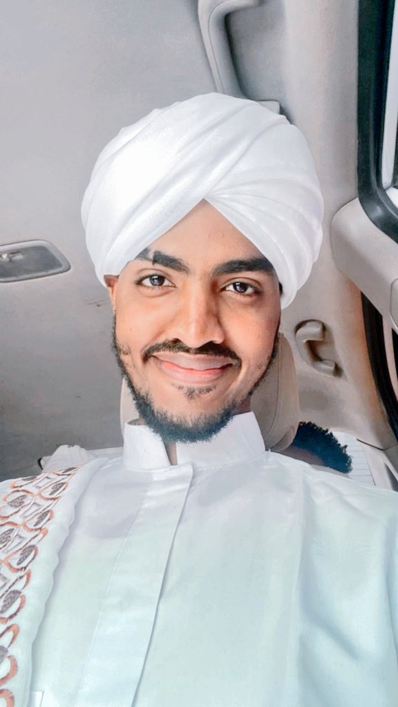 AhmedHa22416097's tweet photo. ما كنت ناوي أشارك بس الجلاليب استفزتني شديد وفورت دمي 😂
اهو لبست  الأبيض زي ما قلتو لي 💁‍♂️ https://t.co/rme4prfNyA