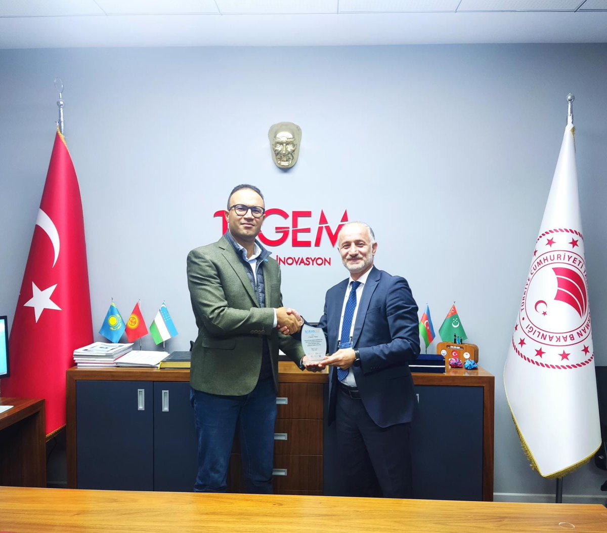 sofas_symposium's tweet photo. #SOFAS2022 was held by @trabzonsumae &amp; @UN_FAO_GFCM on 25-27 October 2022 and was chaired by @kucuk_ercan &amp; @Ilhan_Aydin_TR. 
@pbelekou from @EU_MARE, @HamzaHoussam01, @LindaFourdain, @FabioMassa1, @DFezzardi &amp; Raul Rincones were present at the symposium. https://t.co/46desmnxLu
