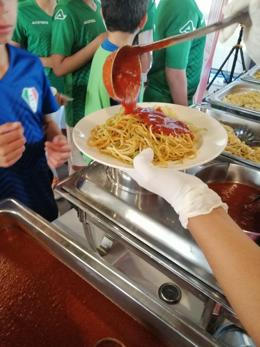 Tentación? Para eventos masivos, vuelve la mejor y más rica diversión. Lucchetti Pasta Party. info@lpastaparty.com