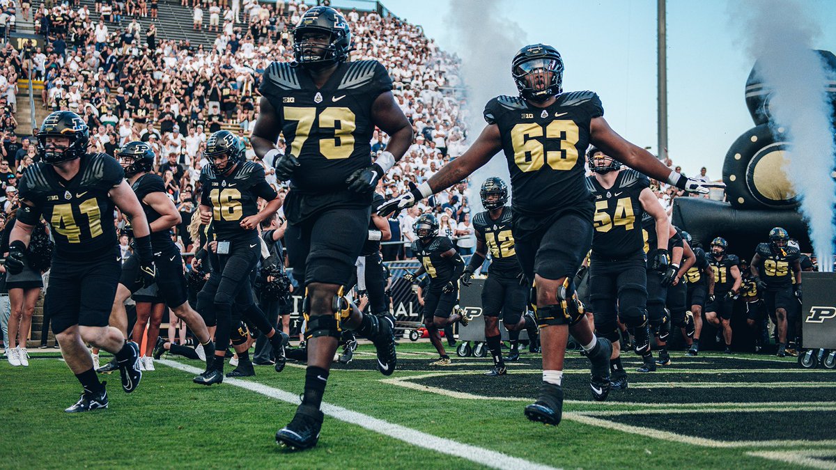 kapslockbrah's tweet photo. AFTER TALKING WITH @TMossbrucker , I AM GRATEFUL TO RECEIVE AN OFFER FROM PURDUE UNIVERSITY! @davidkamalani @CoachLukeSC @Saddleback_DC @coach_crabb @JUCOFFrenzy @JuCoFootballACE https://t.co/jC9pKeE5hN