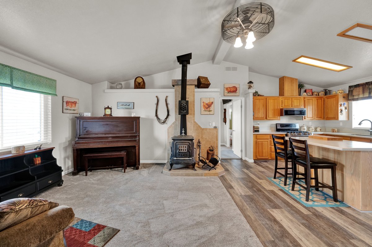 TheChildTeam's tweet photo. Check out our beautiful new listing in Spanish Fork! 5.25 acres of Horse Property with beautiful views! Hurry before it's gone!
https://t.co/dHyMT4otrp https://t.co/oICqg52ok9
