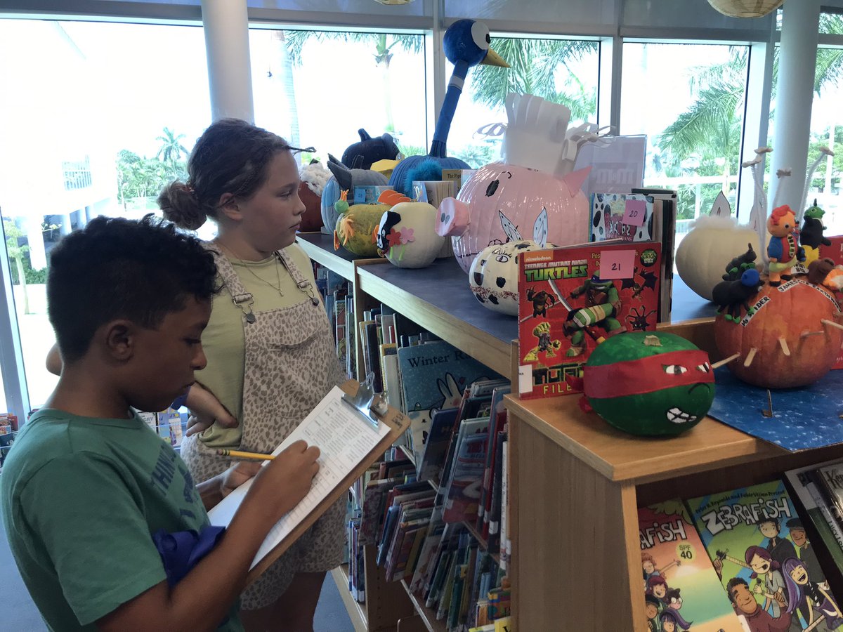 MsSzeryk's tweet image. Our ES Leadership Ss using rubric criteria @cis_library to judge this year’s Storybook Pumpkins contest - NOT an easy job! Stay tuned to hear the winners!#cisinspires #cisreads