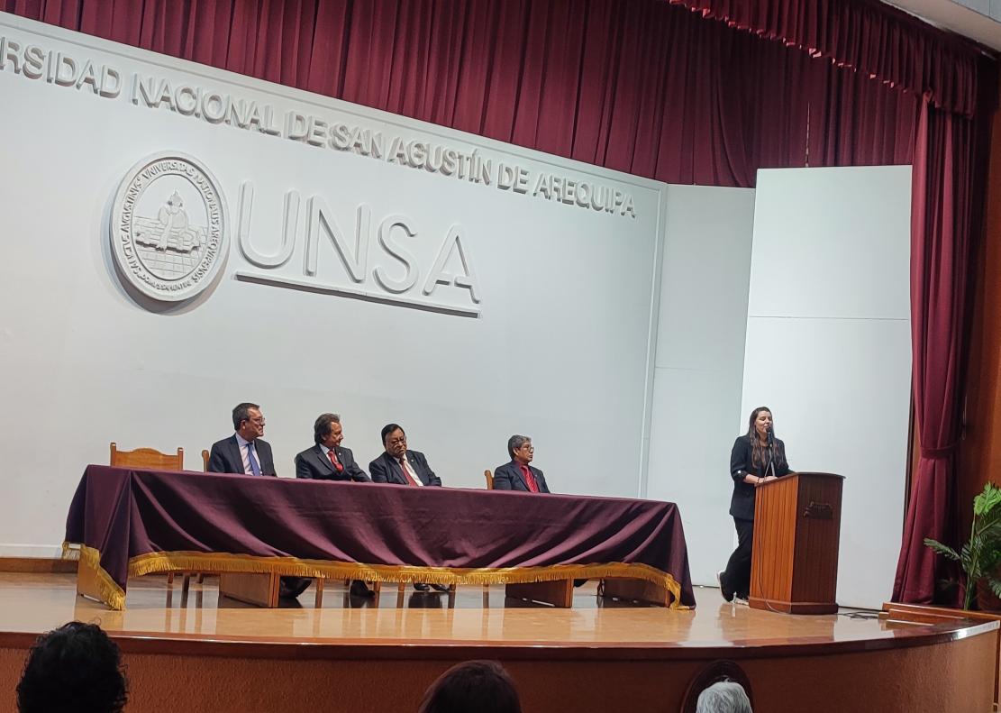 vanevkdr's tweet photo. Culmina VI Congreso Internacional #Alfamed. 3 días de diálogo sobre #educación, #comunicación y #periodismo desarrollado en la #UNSA en #Arequipa. Un gusto participar y aprender de grandes investigadores y presentar el trabajo investigativo junto a @danicalva13 y @carmelomd https://t.co/TZIVXunVww
