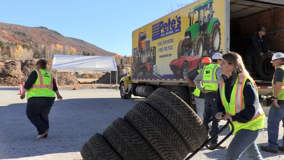CasellaWaste's tweet image. Casella is a proud sponsor of the 2022 Wheels for Warmth! Over the past sixteen years, Wheels for Warmth has raised more than $600,000 for emergency fuel assistance, sold 25,000 road-safe donated tires, and recycled 50,000 unsafe tires. #CoreValuesInAction #Volunteering
