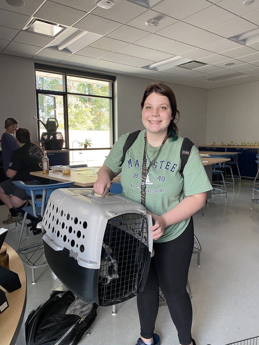 EarthLms's tweet photo. Potato has been adopted ππ°! Happy for our sweet student Shelby and her new family member π₯π₯ #agclass https://t.co/XS2W4xRDiR