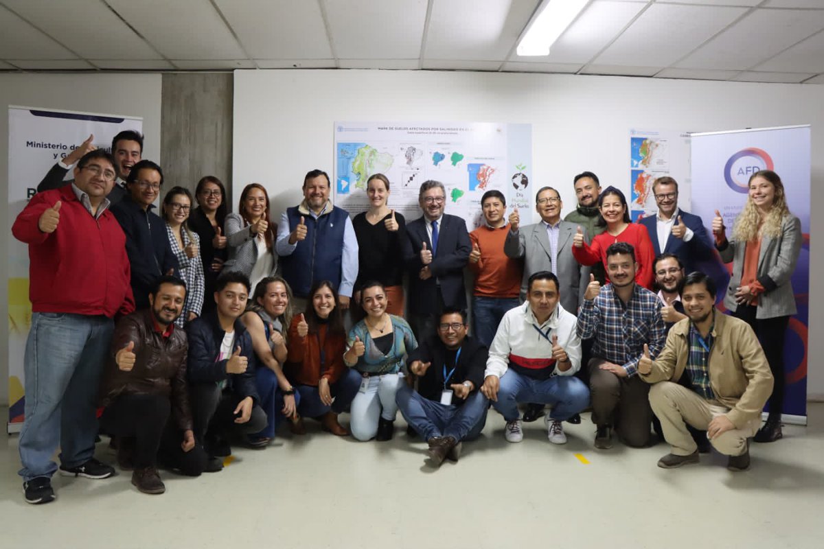 AgriculturaEc's tweet photo. #Quito | ¡RENAGRO avanza! Asistimos a la presentación de @FranceAgriMerFR de los resultados de la Misión Tratamientos de Datos y Socialización, donde se expuso la información preliminar levantada en territorio de Costa y Sierra durante esta semana. https://t.co/kp9xP2Fgo6
