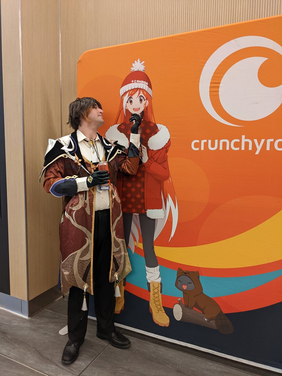 Kommisar's tweet image. Get you a man that looks at you the same way Zhongli looks at Hime @Crunchyroll #halcon2022