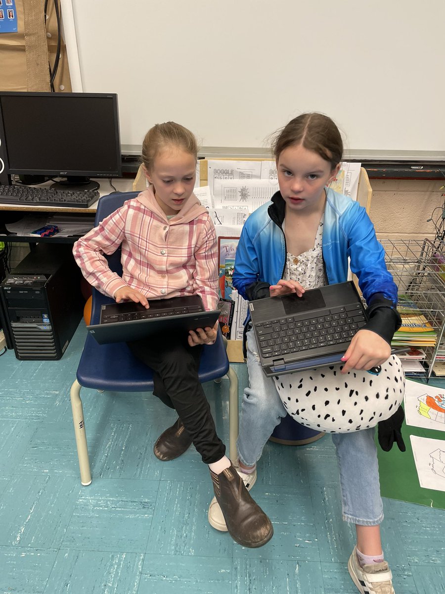 barboursme5's tweet photo. Free flow Friday :) students dived in to learning today.I love to see where they gravitate and where their own learning takes them. @stmaryselem @NLESDCA #freeflowfriday #learning #Friday https://t.co/9tTu4bND6O