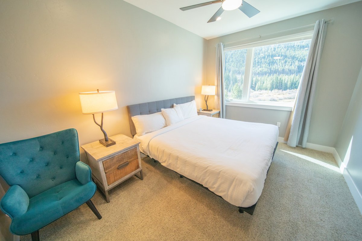 skisummitcove's tweet image. Welcome to Feature Fridays! Tune in every Friday to checkout the featured vacation property of the week!
🏠 Today's Featured Property is ...
bit.ly/3DHI5Is
#newconstruction #visitkeystone #keystoneresort #keystoneco #summitcovelodging #skivacation #holidays #holidaybreak