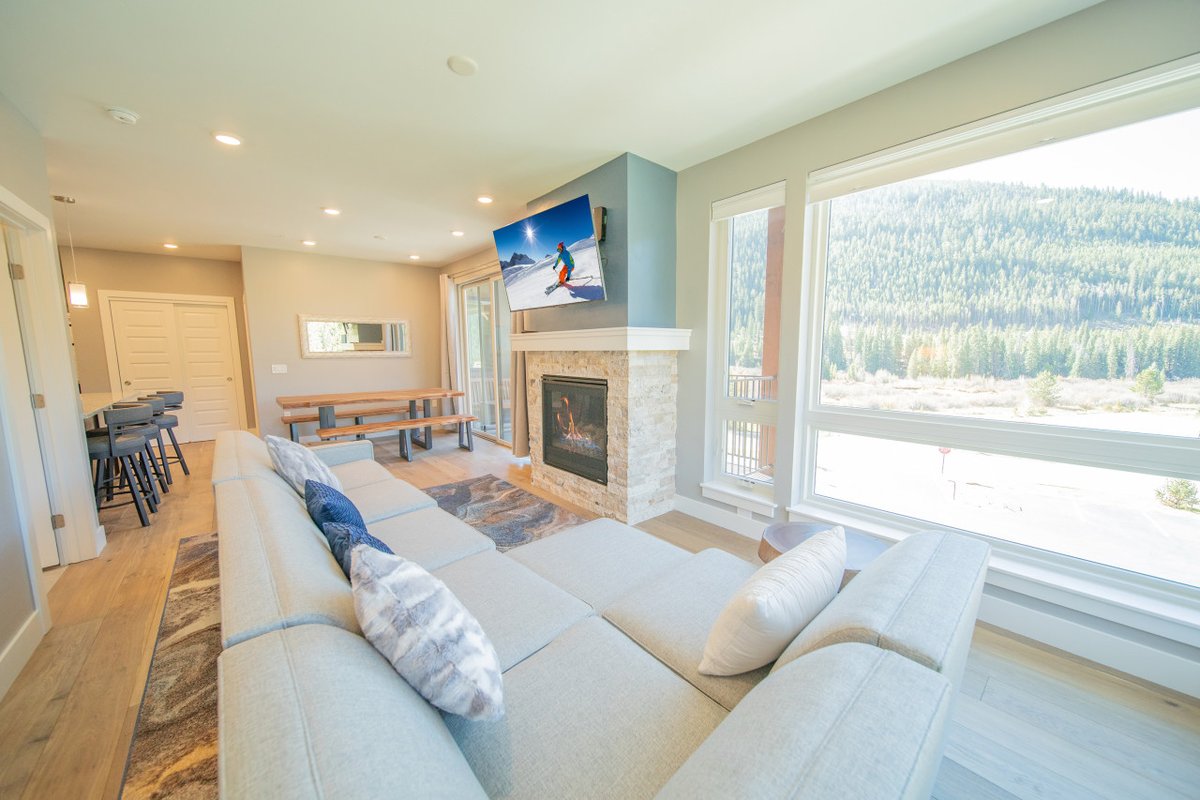 skisummitcove's tweet image. Welcome to Feature Fridays! Tune in every Friday to checkout the featured vacation property of the week!
🏠 Today's Featured Property is ...
bit.ly/3DHI5Is
#newconstruction #visitkeystone #keystoneresort #keystoneco #summitcovelodging #skivacation #holidays #holidaybreak