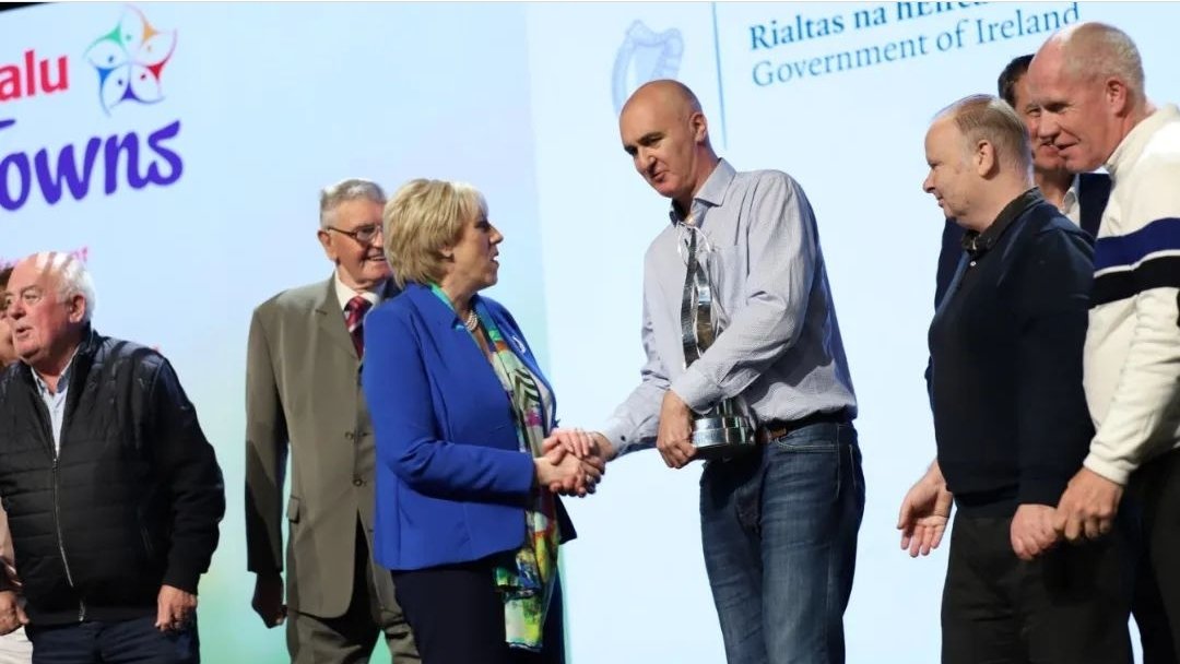 SPUNCycles's tweet image. Huge congrats to @trimtidytowns 

Growing up in Navan we were told that shadowy place was beyond our borders and we must never go there!

But it really is the most beautiful of towns 😍

#TidyTowns #SuperValuTidyTowns22 #trim