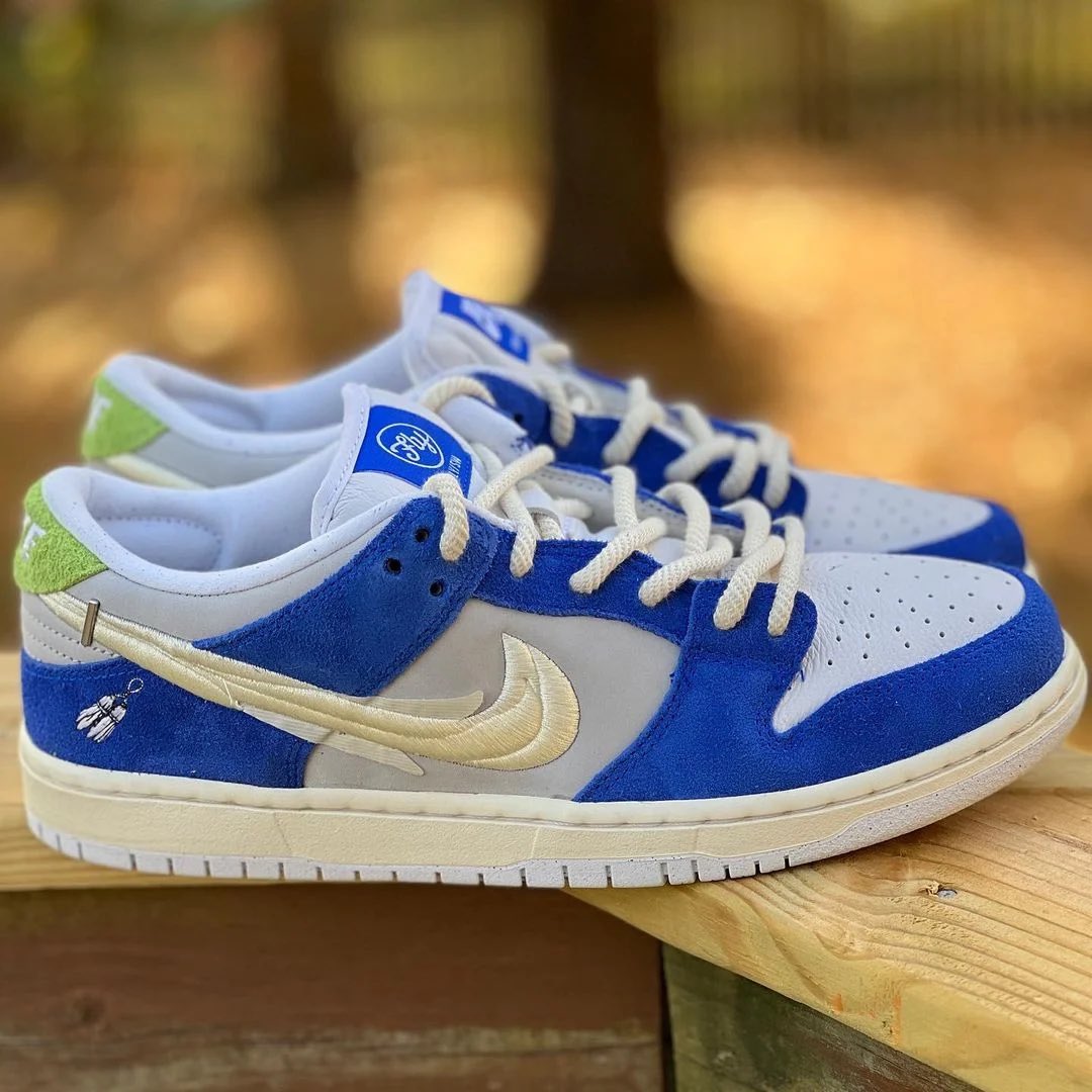 nicekicks's tweet photo. Fly Streetwear x Nike SB Dunk Lows 🎣 https://t.co/4CbF24mdPs