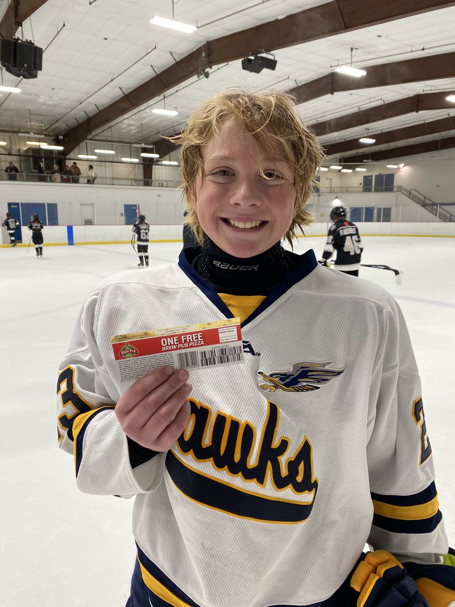 YouthHockeyHub's tweet photo. Big Pumpkin 

Hermantown > Roseville (6-5 SO) 

LotzzaMotzza Player of the Game - Hermantown’s TJ Wotjysiak (GWG) 

#BigPumpkin22 https://t.co/ZOuTsl7i6v