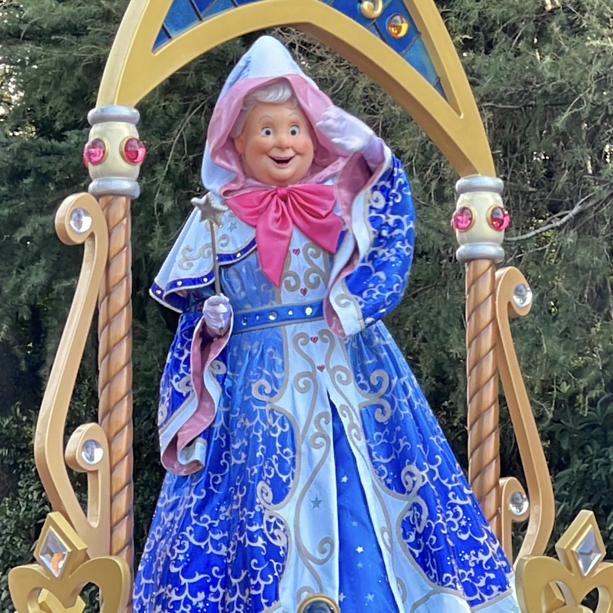 tdrexplorer's tweet photo. I’m so glad we got an update to the Fairy Godmother’s face. The one before was nightmare fuel. https://t.co/LBzNBgjzX3