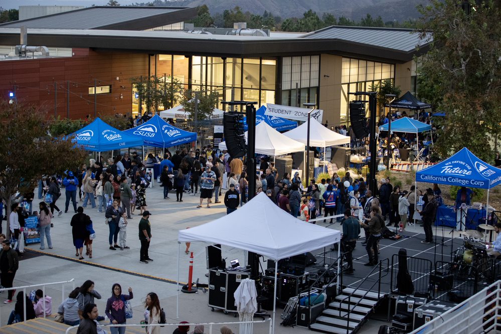 CSUSBAlumni's tweet photo. Coyotes!
Who wants to go back in time to CSUSB HOMECOMING '22!๐๐บ
#CSUSBHOMECOMING
#CSUSBAlumni https://t.co/3sVYXhGJOz