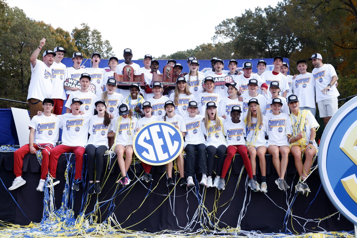AlabamaTrack's tweet image. 🏆🏆 IS better than 🏆

#BamaXC #ChampionshipSchool #RollTide