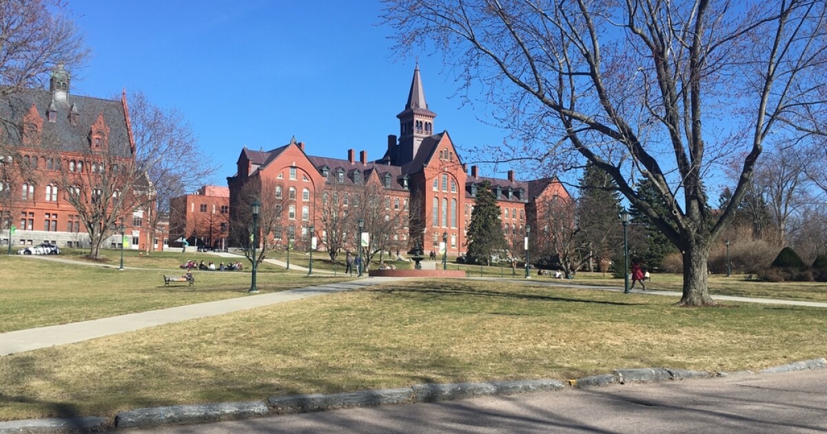 vermontpublic's tweet photo. UVM will offer free tuition to Vermonters whose families make under $60K https://t.co/PyWRaMwDEl https://t.co/tuXCXzqqDc