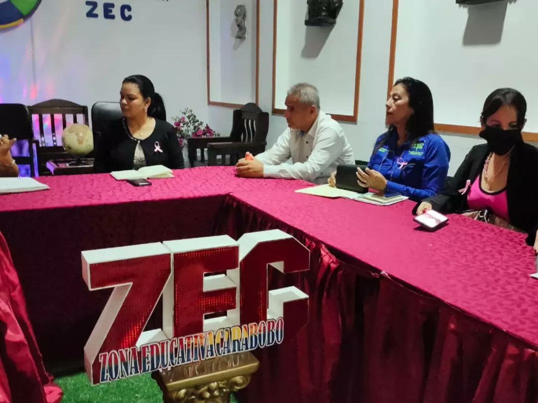 Aymaraguiar's tweet photo. #EnGestión || Desde los espacios de @ZeCarabobo se llevó a cabo mesa de trabajo con @ipasme_valencia, @IVSSySegSocial y @Sedcarabobo10  para establecer acuerdos de los procesos administrativos en la solicitud de incapacidad residual 14-08.

#VenezuelaTierraDePaz

@MPPEDUCACION https://t.co/eWldgEgcHi