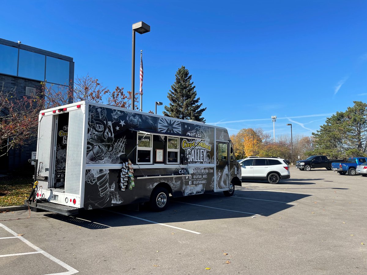 📣 It's Food Truck Friday!
The LMI team enjoyed a delicious meal from Captain Mikes. 🍔🍟 #supportlocalbusinesses #foodtruck #Kenosha