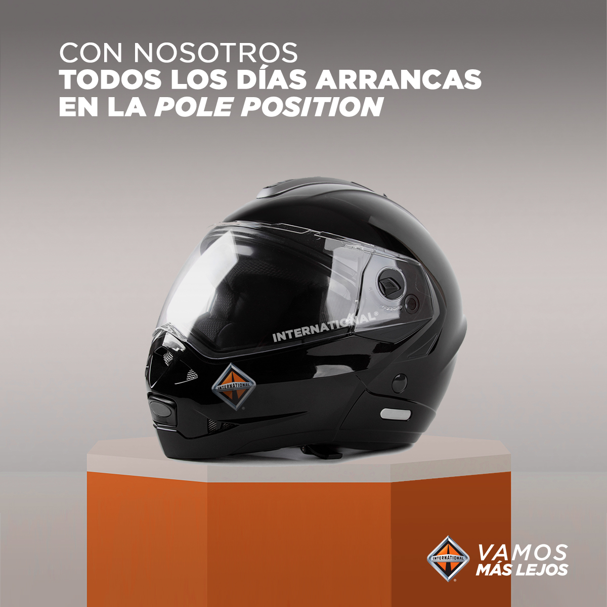 InternationalMX's tweet photo. 🏎️ Al igual que Checo, en International® lideramos la carrera y somos los campeones de la industria. 🏁
#InternationalMx #UpTimeEs #VamosMásLejos https://t.co/ov7D6fJFeV