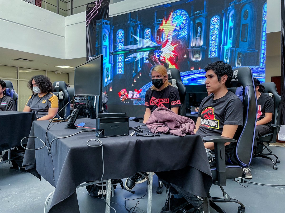 battleresports's tweet image. 🙌¡Inicia el Viernes Gamer en Monterrey! Los jugadores de Smash comienzan a calentar de Chill.🤙