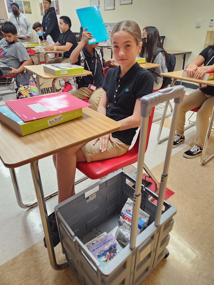 ms_wroblewski's tweet photo. Anything But a Backpack Day! Students traded their backpacks for a shopping basket, a cooking pot, rolling cart, and a decorated Halloween themed cart! Awesome ideas! @IMS_Indians https://t.co/ADxkBk1qeZ