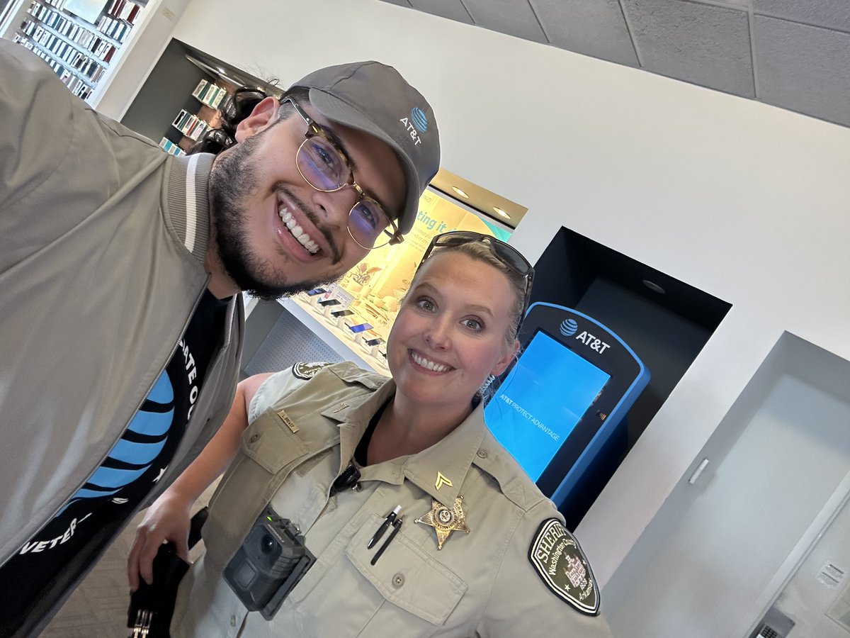 JT from the  <a href="/SpringdaleTeam/">AT&T Springdale</a> crew making First Net happen on this fine FN Friday! Let’s Gooooooo! 💎💎💎