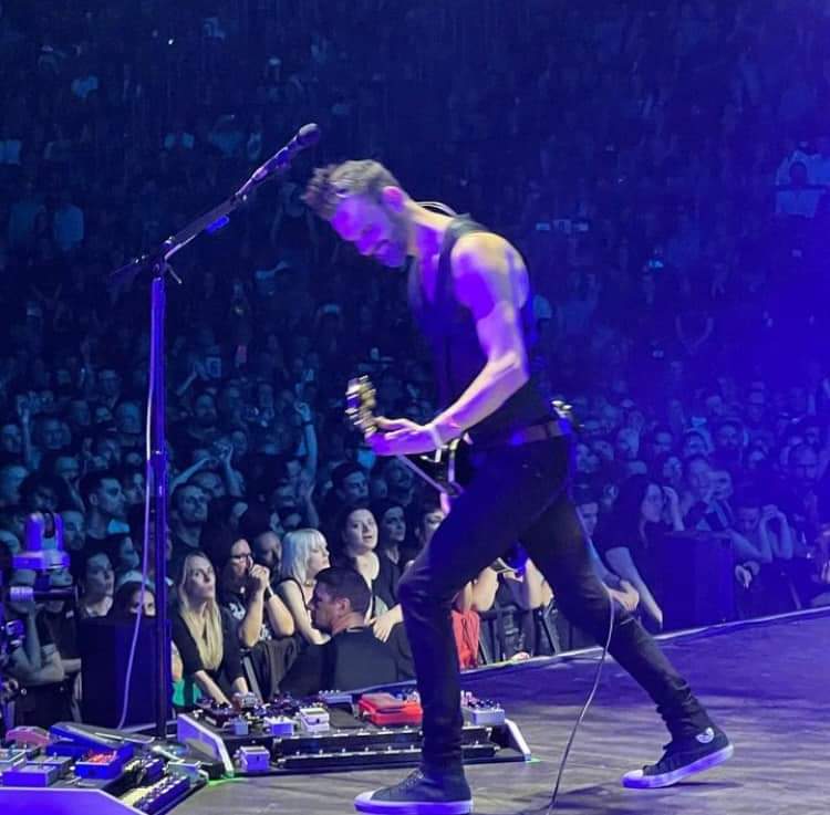 PlaceboAnyway's tweet photo. @stefanolsdal shared some concert photos from yesterday's show in Milan taken by his husband David Amen on his Instagram account.

⚡️𝗥𝗘𝗣𝗢𝗦𝗧⚡️ 𝗳𝗿𝗼𝗺 𝗦𝘁𝗲𝗳𝗮𝗻:
About last night…
#milano #comestate #placebo #pazzo #neverletmego #graziemile  @davidamen17 https://t.co/uYtrMojvsk