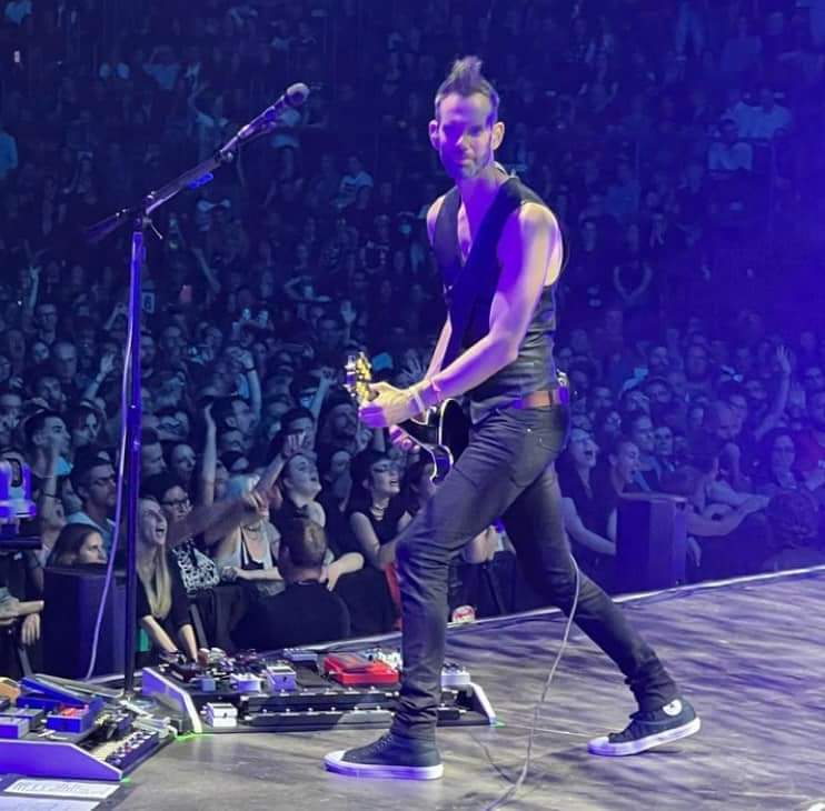 PlaceboAnyway's tweet photo. @stefanolsdal shared some concert photos from yesterday's show in Milan taken by his husband David Amen on his Instagram account.

⚡️𝗥𝗘𝗣𝗢𝗦𝗧⚡️ 𝗳𝗿𝗼𝗺 𝗦𝘁𝗲𝗳𝗮𝗻:
About last night…
#milano #comestate #placebo #pazzo #neverletmego #graziemile  @davidamen17 https://t.co/uYtrMojvsk