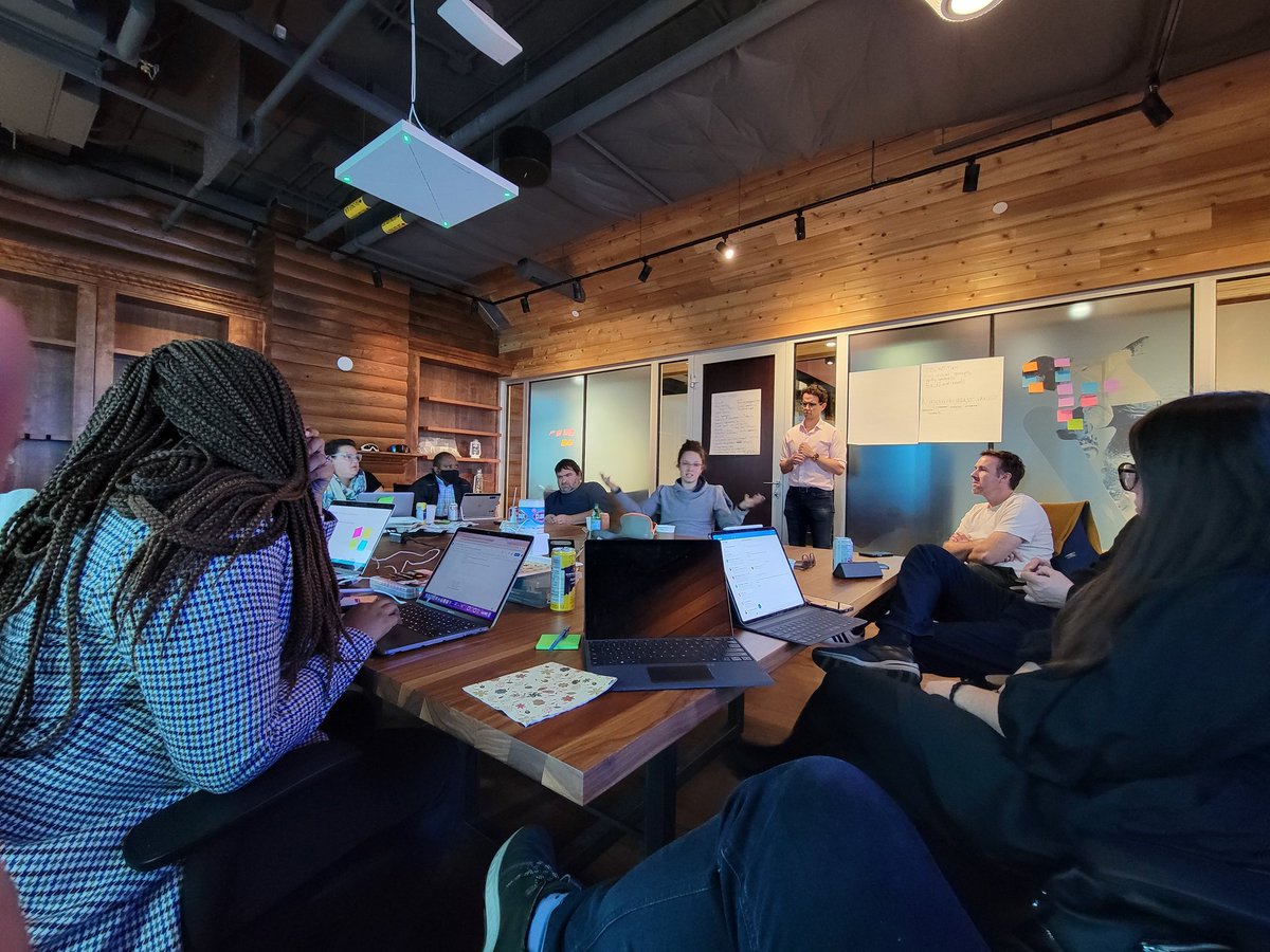 MathieuFleury's tweet photo. Your local business board members cares.
The @ZACVanierBIA is meeting to discuss strategy for the future of #BeechwoodAve, #MTLrd and #McArthurAve.
Businesses east of the Rideau! https://t.co/YGxdtAcLtK