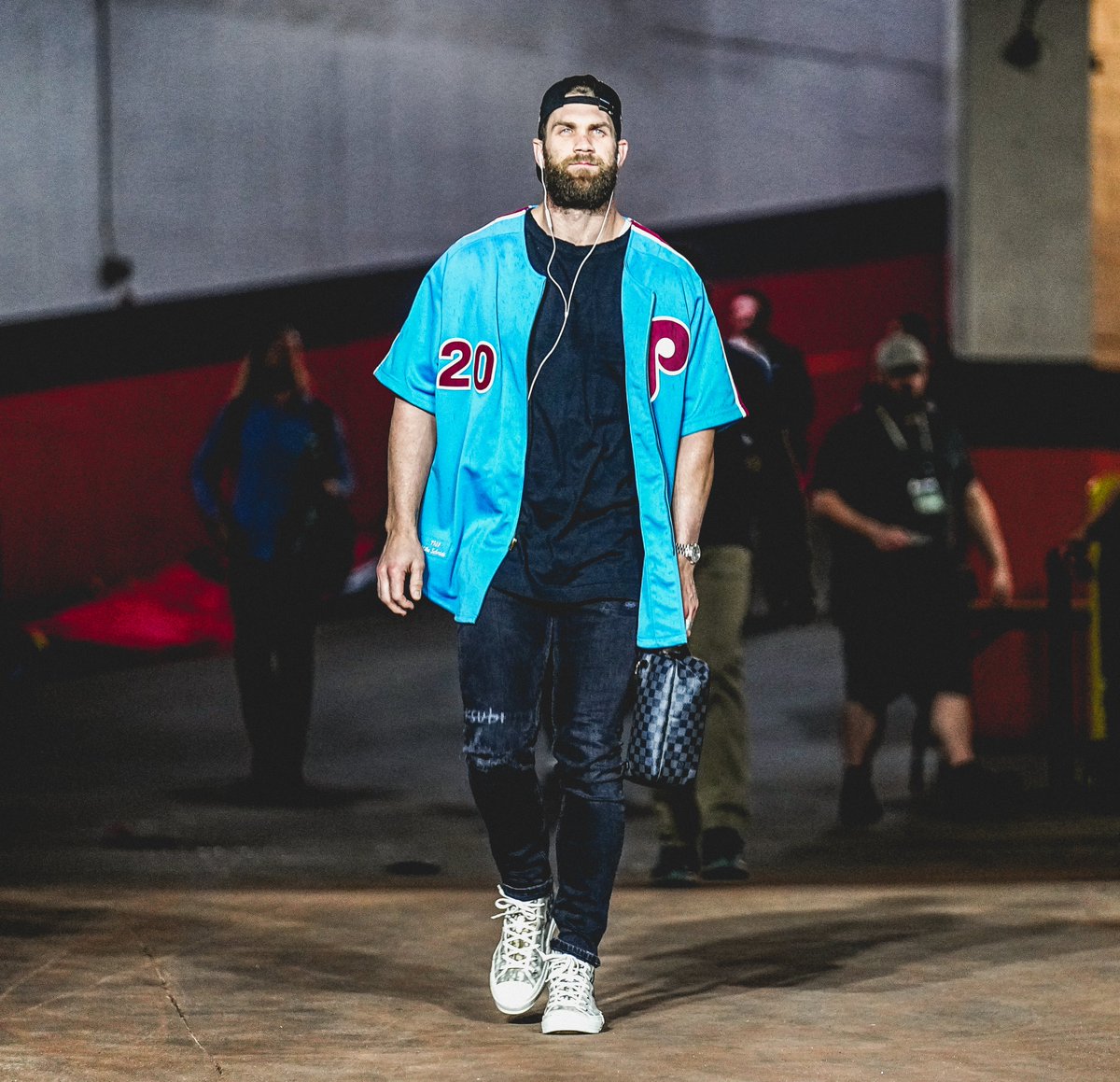 Phillies's tweet photo. In order to be the best, you have to dress like the best https://t.co/AkAvesqrqZ