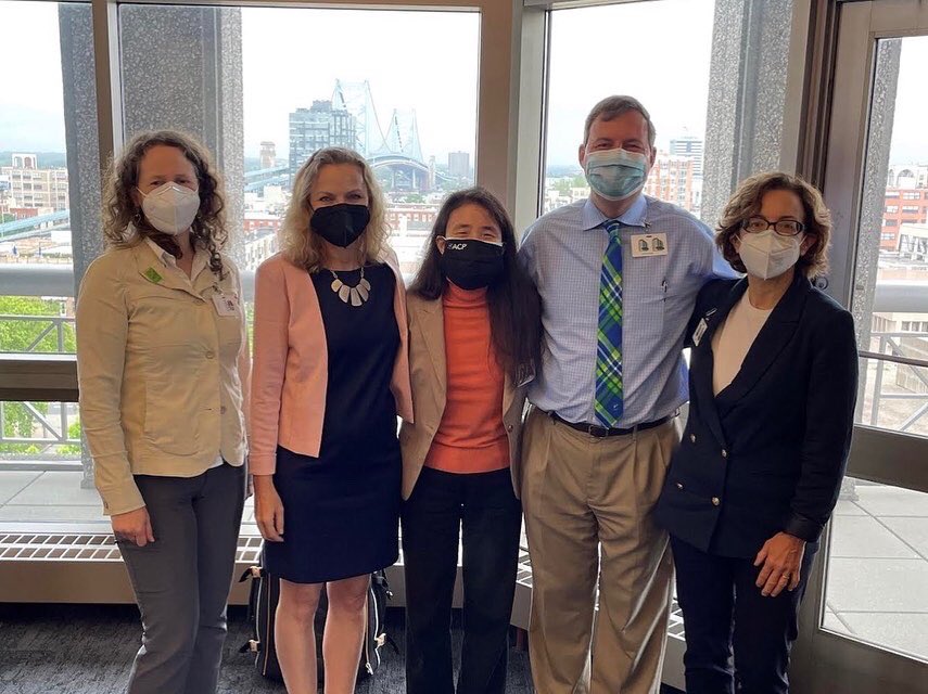 DrElisaChoi's tweet image. @ACPinternists Celebrate #NationalInternalMedicineDay today 10/28! #IMProud to be #InternalMedicine #Physician #IMEssential #IMPhysician w/ these friends. #IMPhysicians provide #PrimaryCare &amp;amp; subspecialty care to patients w/compassion, dedication, empathy, &amp;amp; excellence. @drjanetj