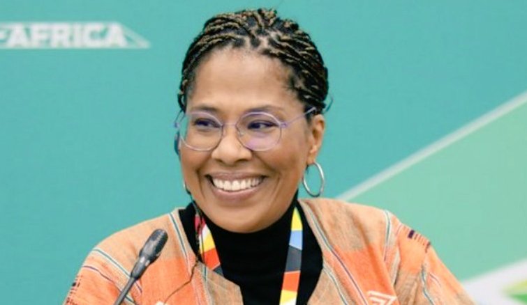 WHero2020's tweet photo. @BogDav @elonmusk @Twitter @TwitterFrance Africans join me to propose @Nath_Yamb to join the @Twitter #ContentModerationCouncil

Her voice will prevent #neocolonial puppets to suspend #African activists' accounts. ✊🏿 https://t.co/T5Pfyxg4Q2