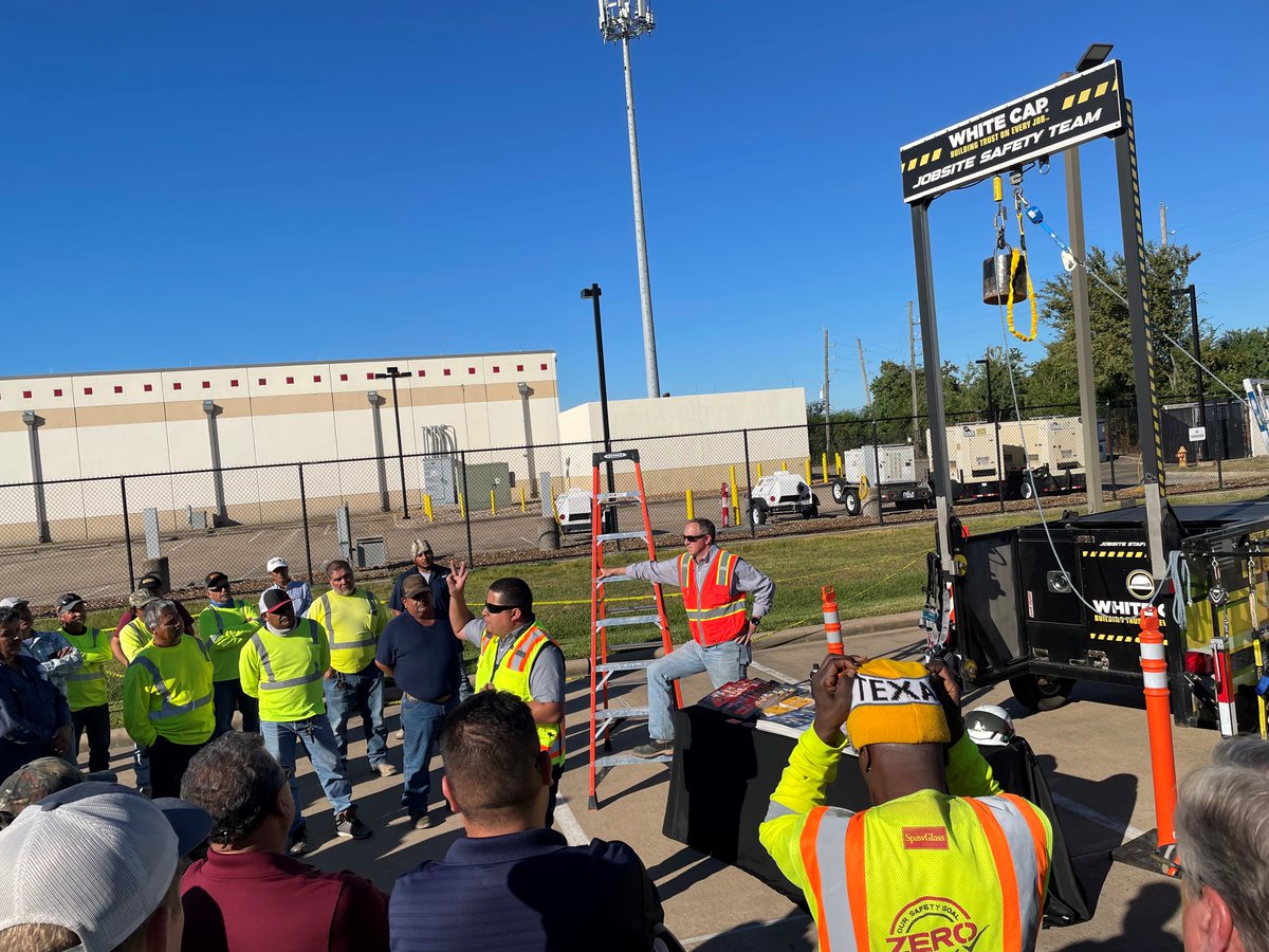 SpawGlass1953's tweet photo. This week, @WeAreWhiteCap conducted a presentation on fall protection in English and Spanish for team members at our #SGHouston quarterly safety training! Great information to help us stay safe on our jobsites! #ZeroToday https://t.co/WzQq3DGIh0