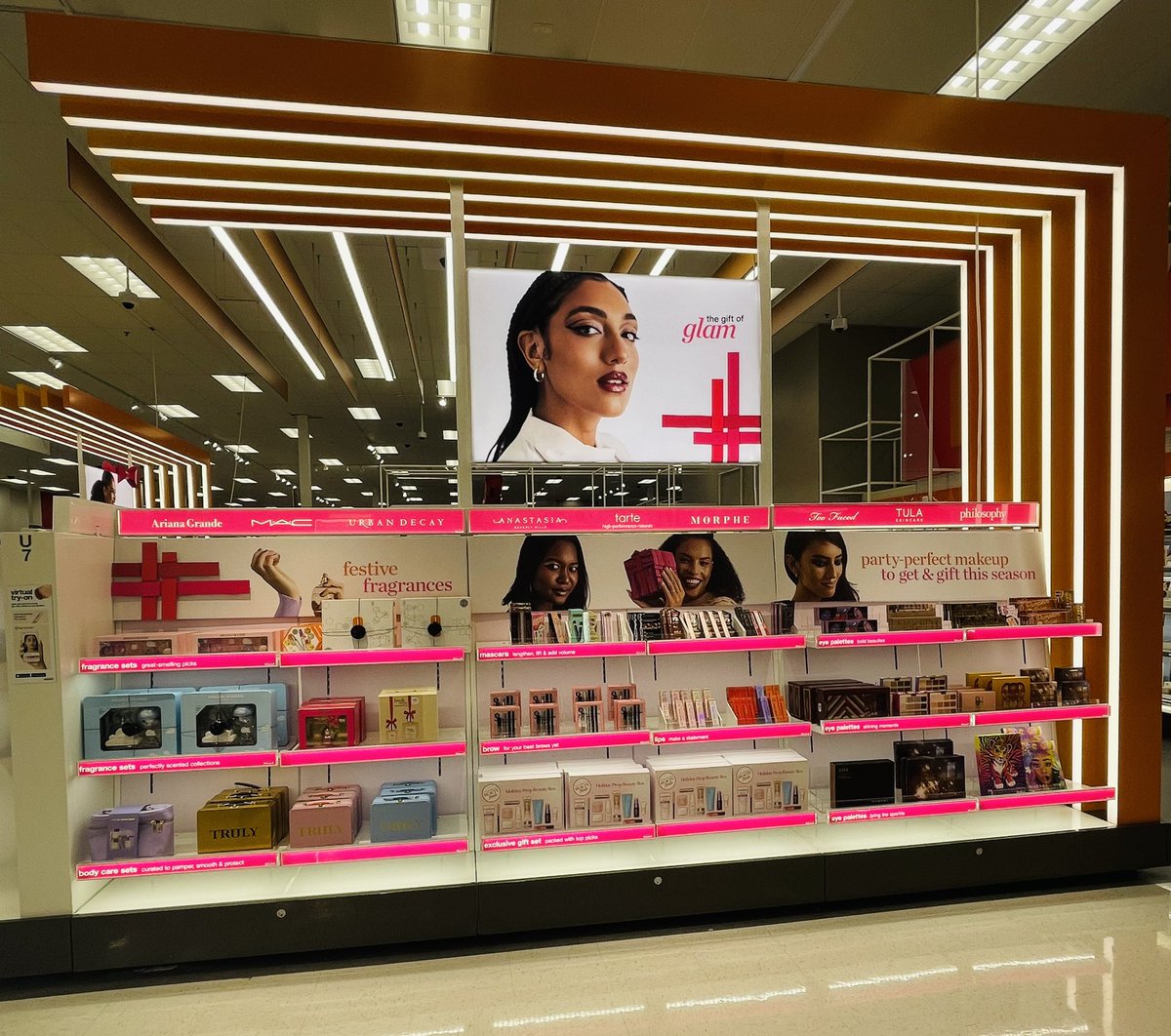 Stephanie Ramos (@targetwithsteph) on Twitter photo Amazing job TL Felipe 👌🏼 Ulta is ready for Q4! #TheGiftofGlam 🧡 <a href="/flipitwith/">Felipe Rios</a> @JennyTGT <a href="/Jesse_NER/">Jesse</a> <a href="/TinaFromTarget/">Tina Lloyd</a> Amazing job TL Felipe 👌🏼 Ulta is ready for Q4! #TheGiftofGlam 🧡 <a href="/flipitwith/">Felipe Rios</a> @JennyTGT <a href="/Jesse_NER/">Jesse</a> <a href="/TinaFromTarget/">Tina Lloyd</a>
