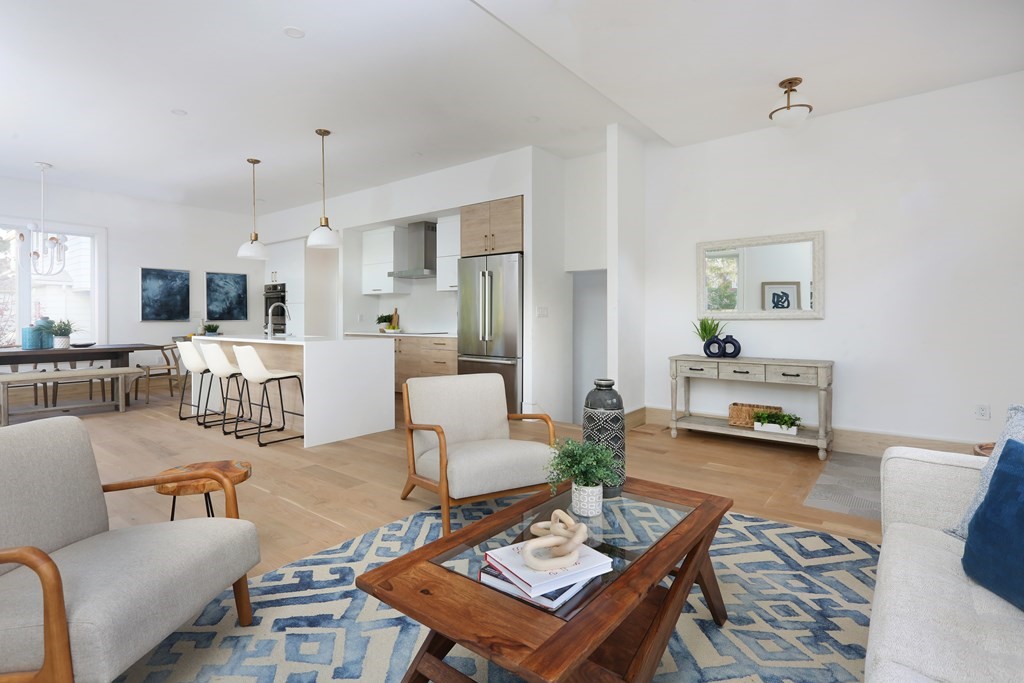 MichelleJLane's tweet photo. New to the market in Brookline this week. 14 new properties from $419,000 to $3,689,000

#Brooklinerealestate #brooklinemarealestate
#brooklinehomes #brooklinehouses 
#MAhomesforsale #Brooklinema
#bostonhomes #bostonhomesforsale 
#michellelanerealestate

https://t.co/gTMfKZbMnT https://t.co/4NGyOErmno