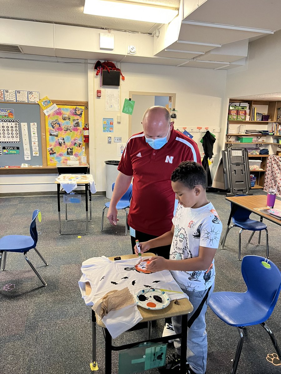 Kiddos in Ms. Schottel’s class are prepping for Monday’s festivities! 🎨 🍂  🎃