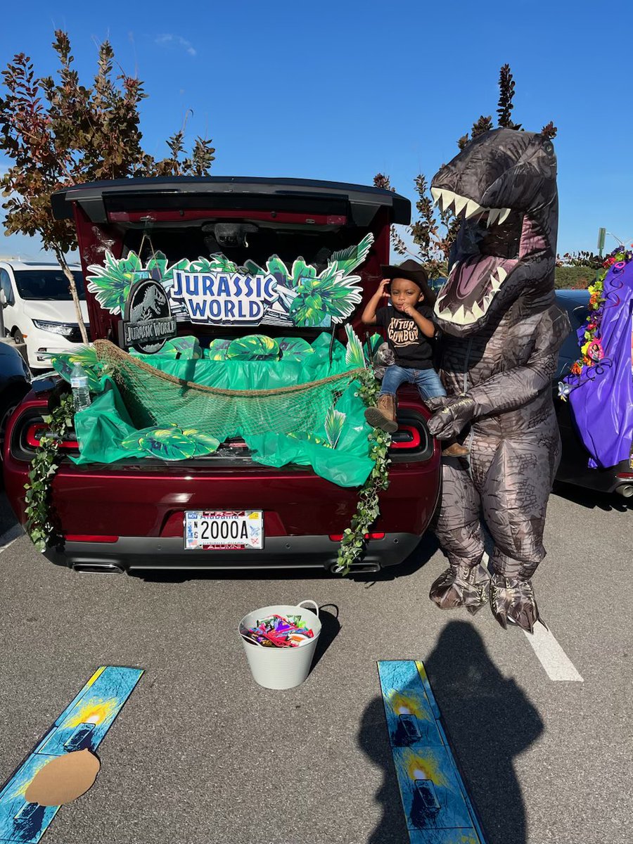_tyreseh's tweet photo. Best Part about being a Dad🫶🏾💎, Trunk or Treat vibes 🎃❗️ https://t.co/Vg32gqy4rM