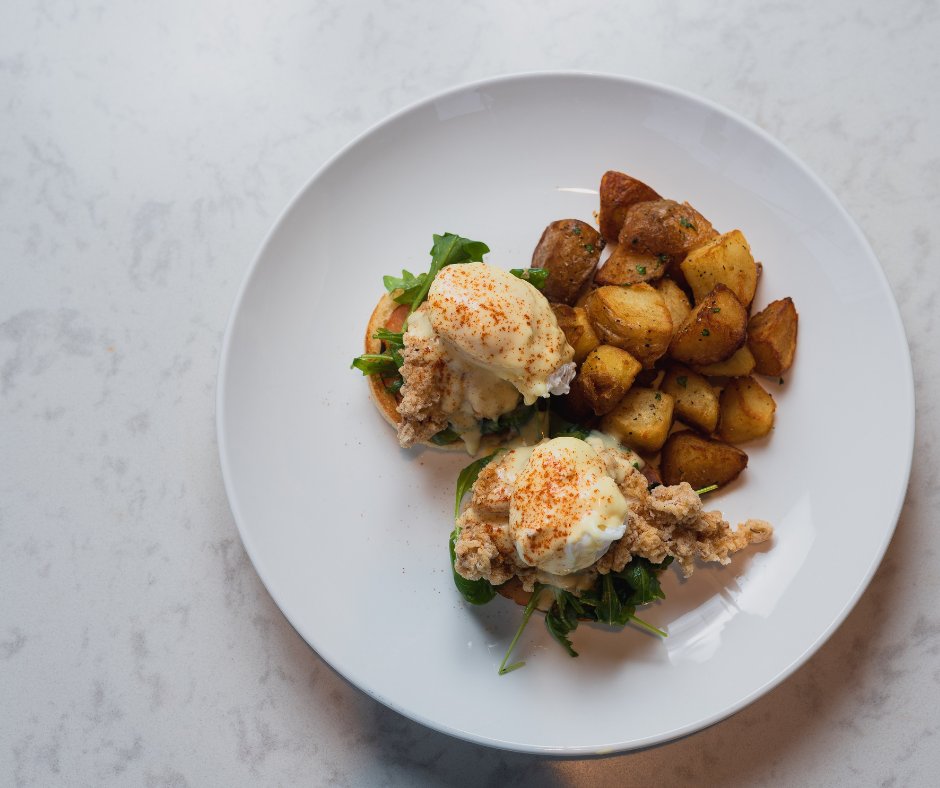 Work hard, brunch harder with our NEW build-your-own bennys ($26) + unlimited caesars ($12). Every Saturday &amp; Sunday, 11 am to 3 pm. 

Bennys not your thing? Choose something from our à la carte menu -> bit.ly/3DkQdNA.

#YVReats | #RichmondMoments