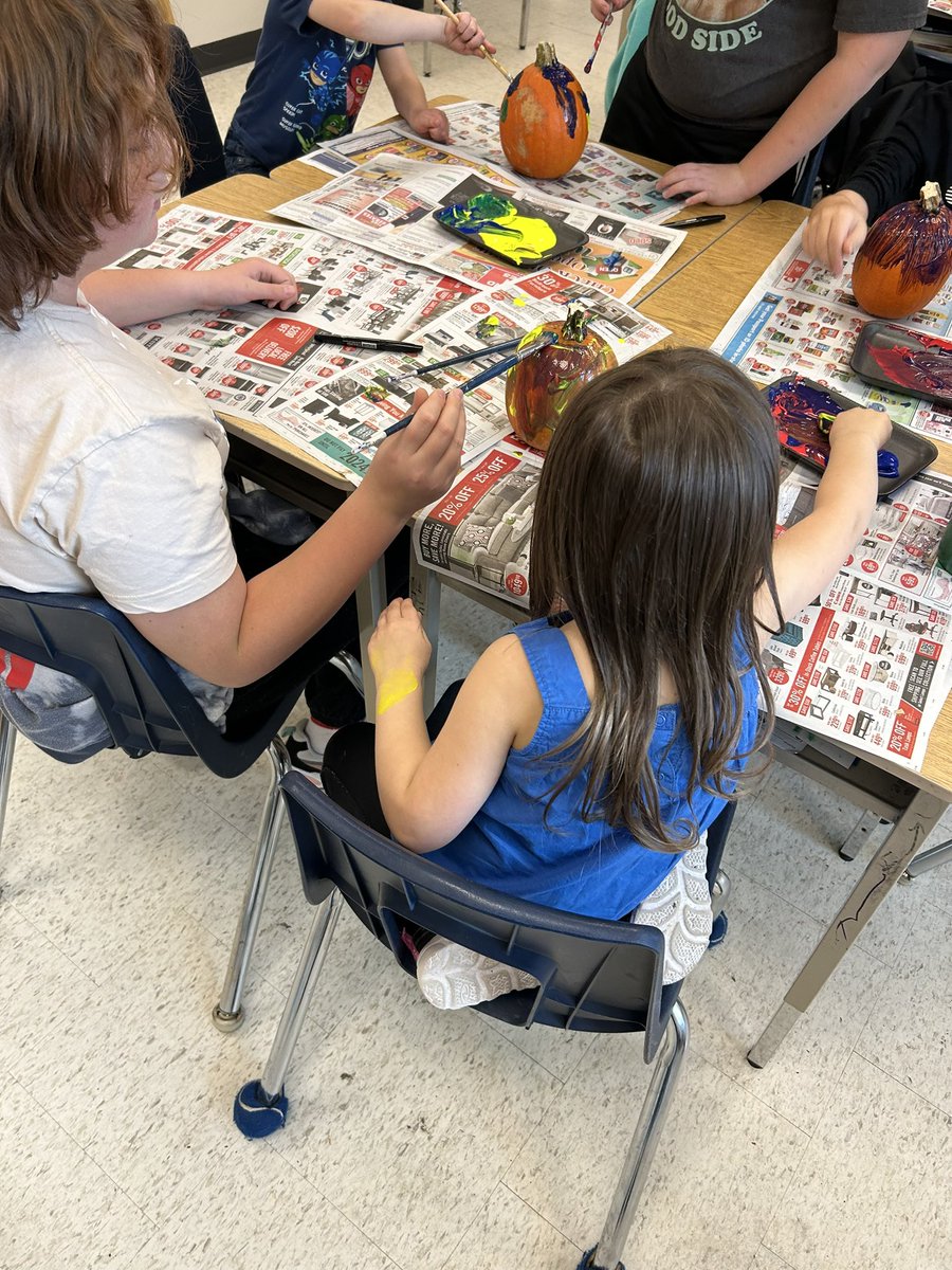 Heather Thomson tweet media